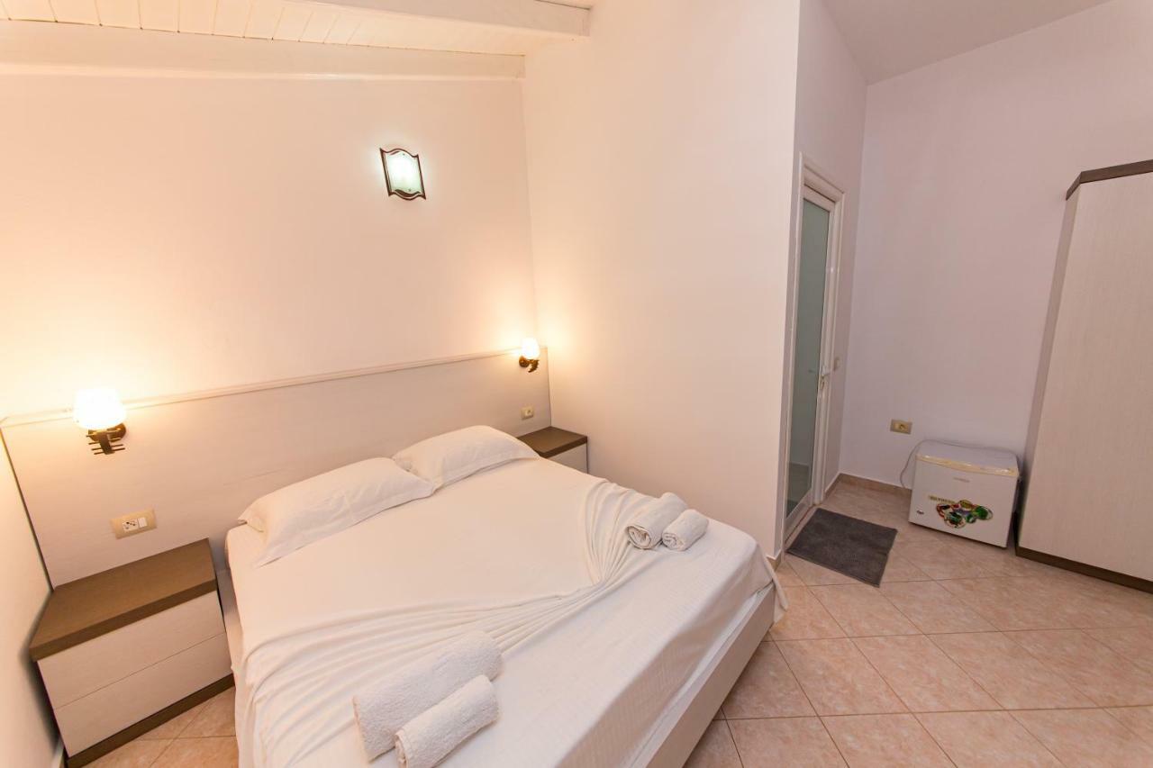 Hotel Mariksel Ksamil Extérieur photo