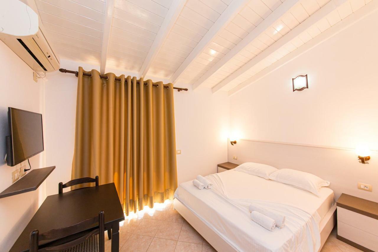 Hotel Mariksel Ksamil Extérieur photo