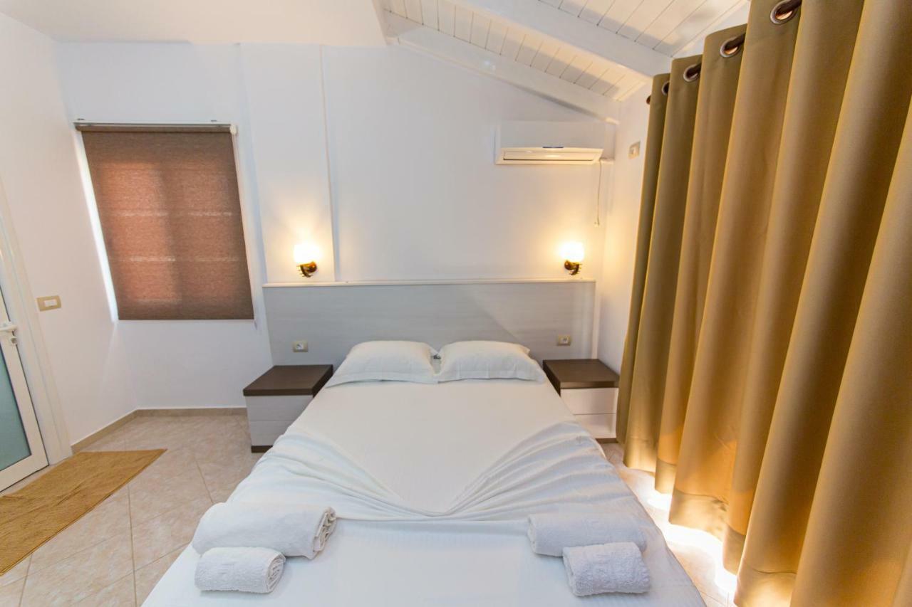 Hotel Mariksel Ksamil Extérieur photo